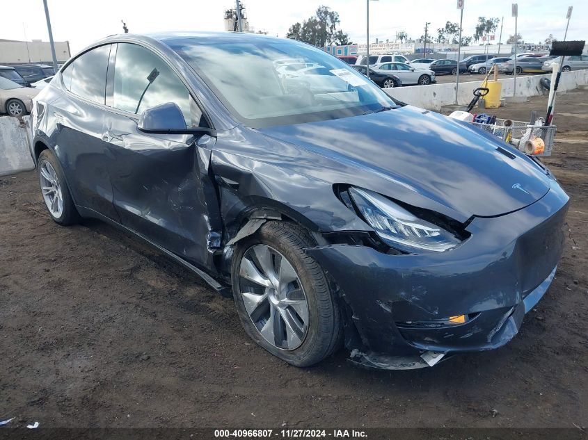 VIN 7SAYGDEE2PA154019 2023 Tesla Model Y, Awd/Long... no.1