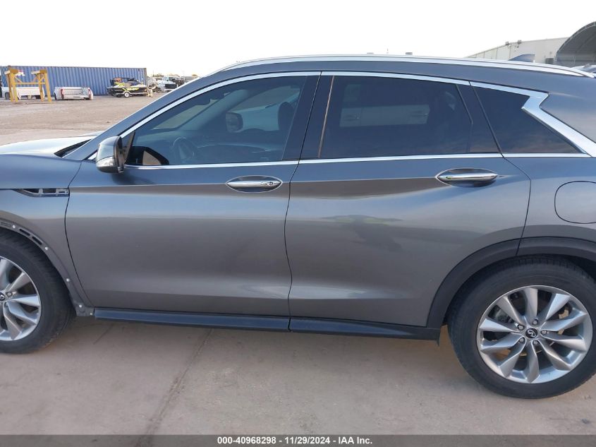 VIN 3PCAJ5M16KF138535 2019 Infiniti QX50, Luxe no.15