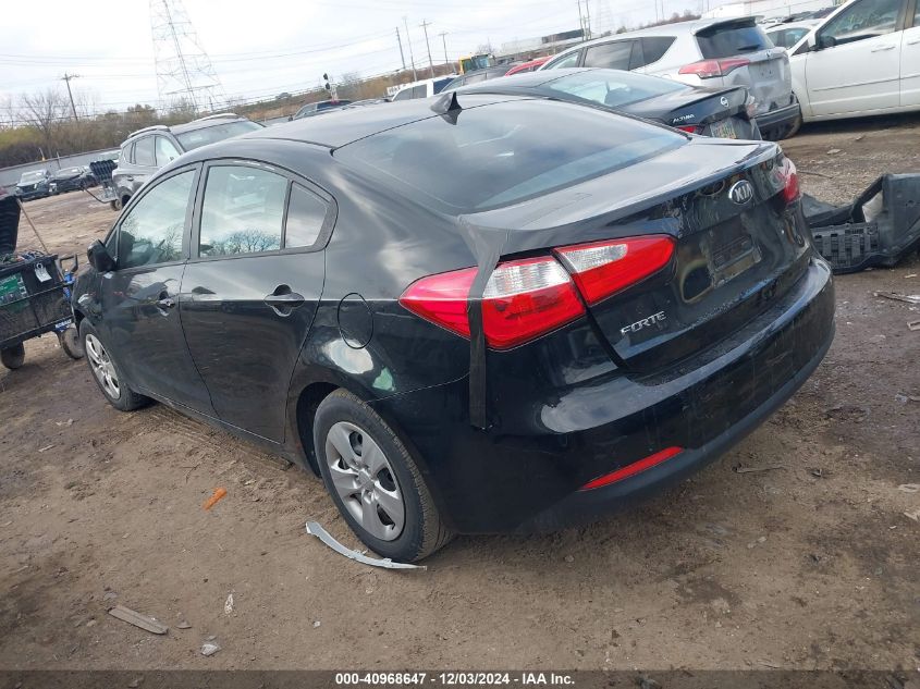 VIN KNAFK4A67F5285688 2015 KIA Forte, LX no.3