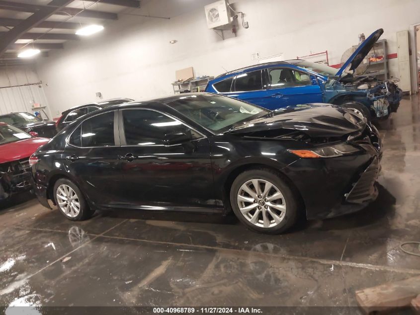 VIN 4T1B11HK6JU552142 2018 Toyota Camry, LE no.13