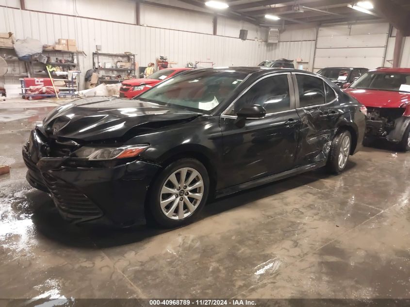 VIN 4T1B11HK6JU552142 2018 Toyota Camry, LE no.2