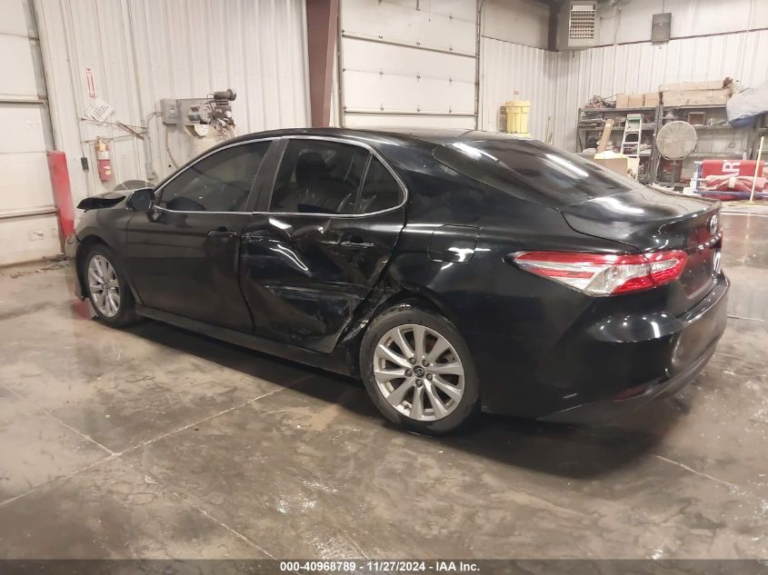 VIN 4T1B11HK6JU552142 2018 Toyota Camry, LE no.3