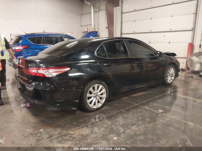 VIN 4T1B11HK6JU552142 2018 Toyota Camry, LE no.4