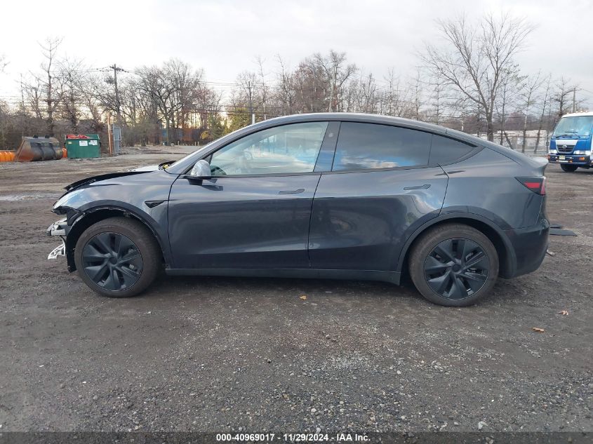 2024 Tesla Model Y Long Range Dual Motor All-Wheel Drive VIN: 7SAYGAEE0RF111500 Lot: 40969017