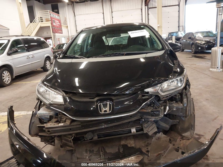 2015 HONDA FIT VIN: 3HGGK5H82FM701999