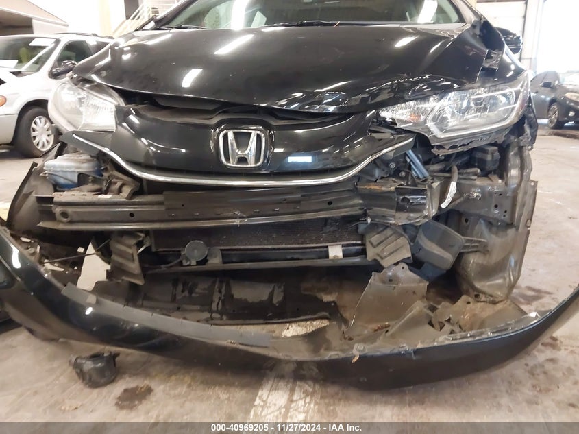 2015 HONDA FIT VIN: 3HGGK5H82FM701999