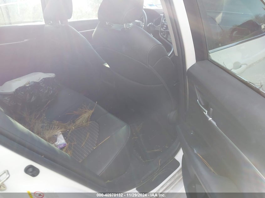 2018 TOYOTA CAMRY VIN: 4T1B11HK5JU151214