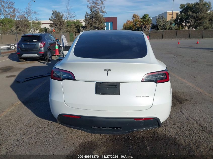 2022 Tesla Model Y Long Range Dual Motor All-Wheel Drive VIN: 7SAYGDEE5NF362492 Lot: 40971370