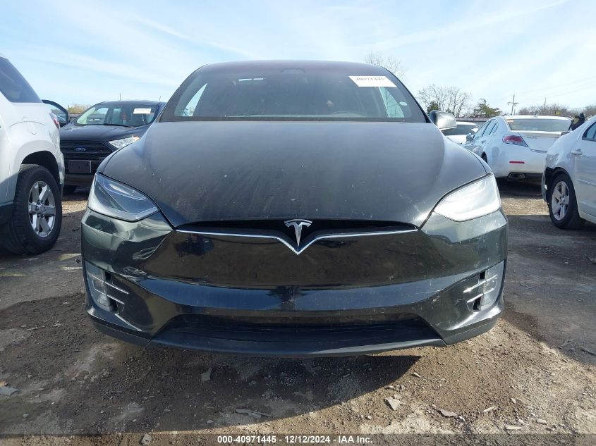 2017 Tesla Model X 100D/75D/90D VIN: 5YJXCDE29HF076840 Lot: 40971445