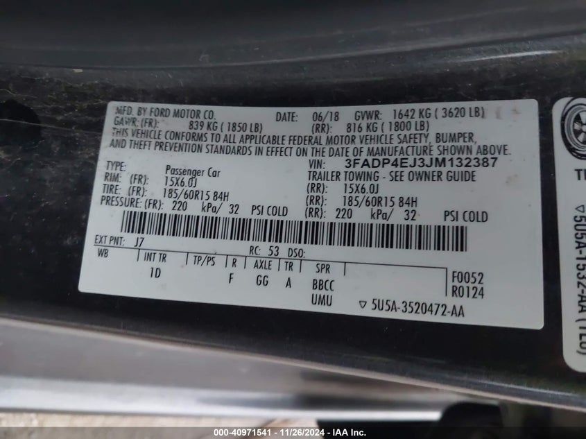 VIN 3FADP4EJ3JM132387 2018 FORD FIESTA SE
