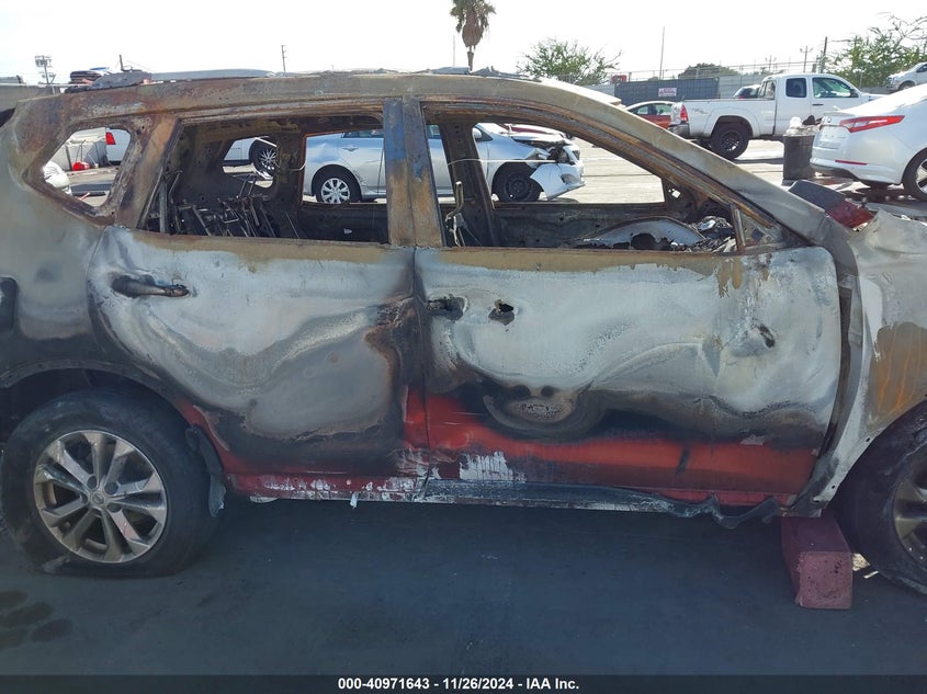 2016 NISSAN ROGUE SV - KNMAT2MT7GP716410
