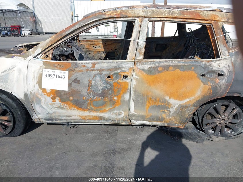 2016 NISSAN ROGUE SV - KNMAT2MT7GP716410