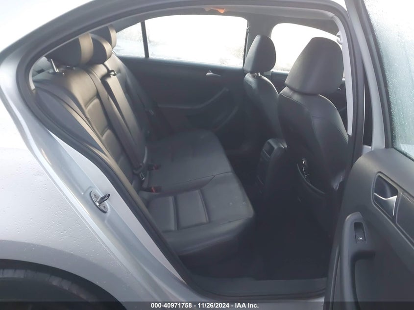 2011 VOLKSWAGEN JETTA VIN: 3VWDZ7AJ7BM107258