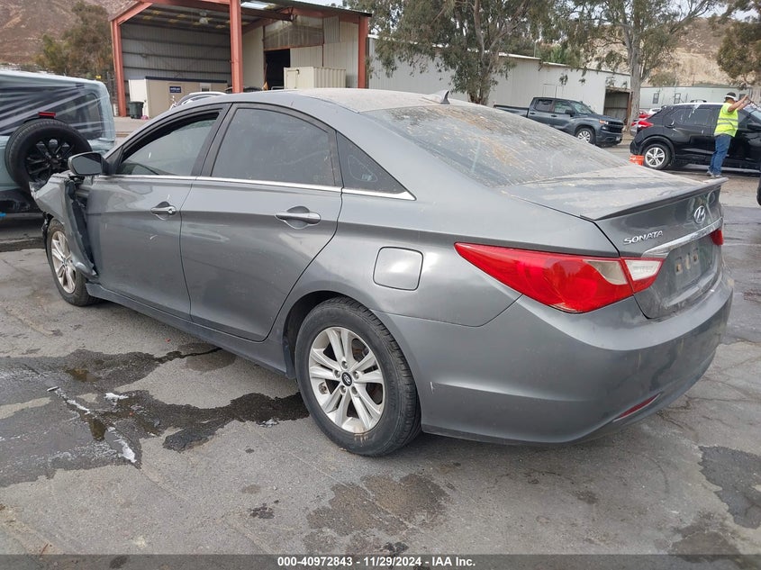 2013 HYUNDAI SONATA VIN: 5NPEB4AC4DH747156