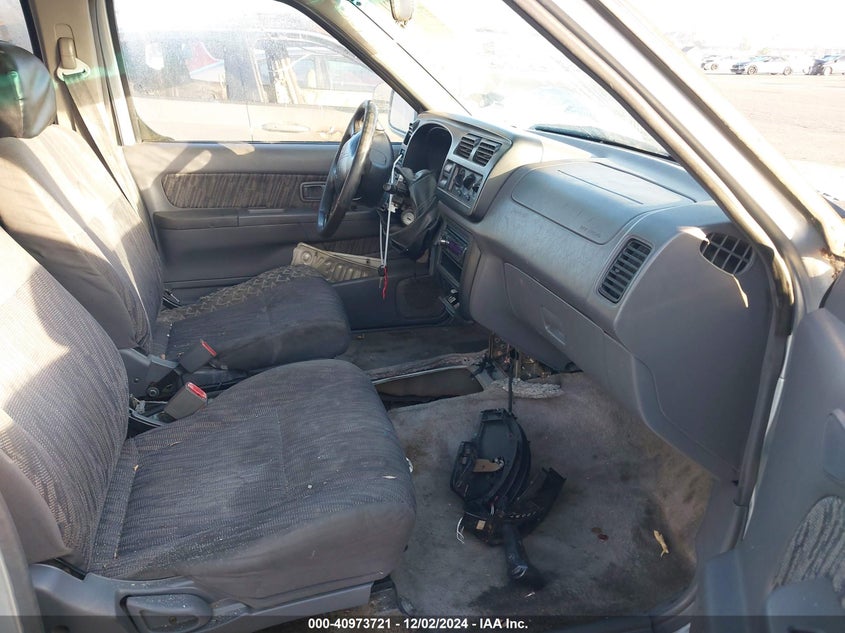 1N6ED27T1YC436854 2000 NISSAN NAVARA (FRONTIER) photo no. 5