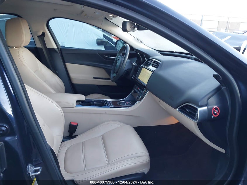 2017 JAGUAR XE 25T PRESTIGE - SAJAE4BG8HA965042
