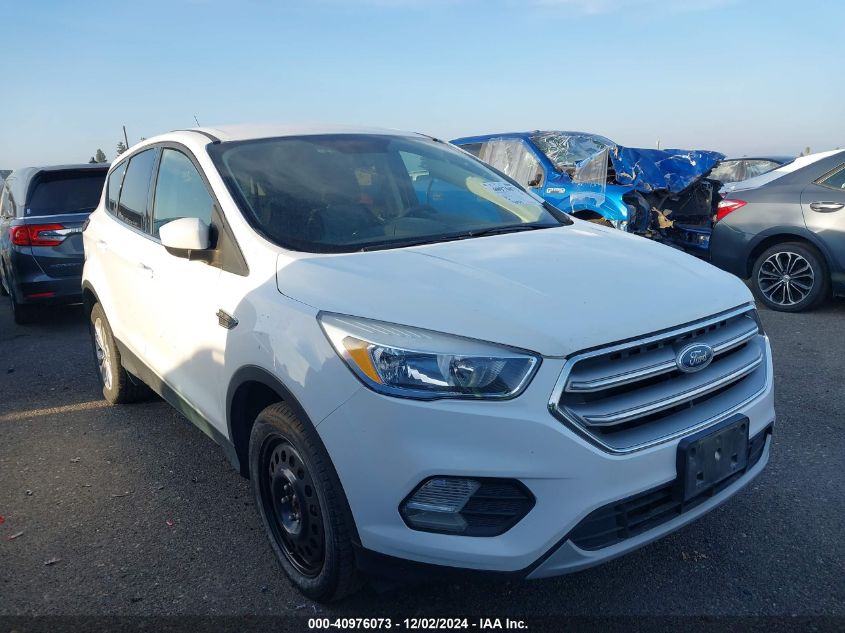 VIN 1FMCU9GD8HUC98666 2017 FORD ESCAPE SE