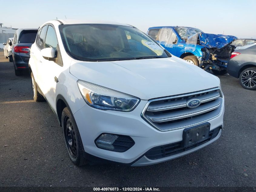 VIN 1FMCU9GD8HUC98666 2017 FORD ESCAPE SE