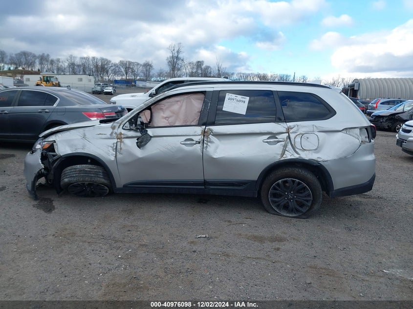 2019 MITSUBISHI OUTLANDER LE VIN: JA4AD3A36KZ031457