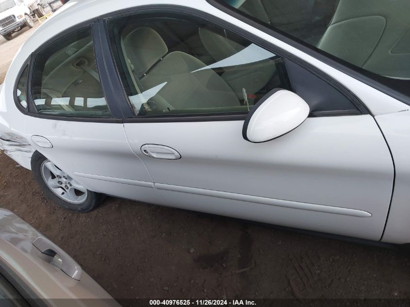 2000 Ford Taurus Ses VIN: 1FAFP55U8YG237102 Lot: 40976525