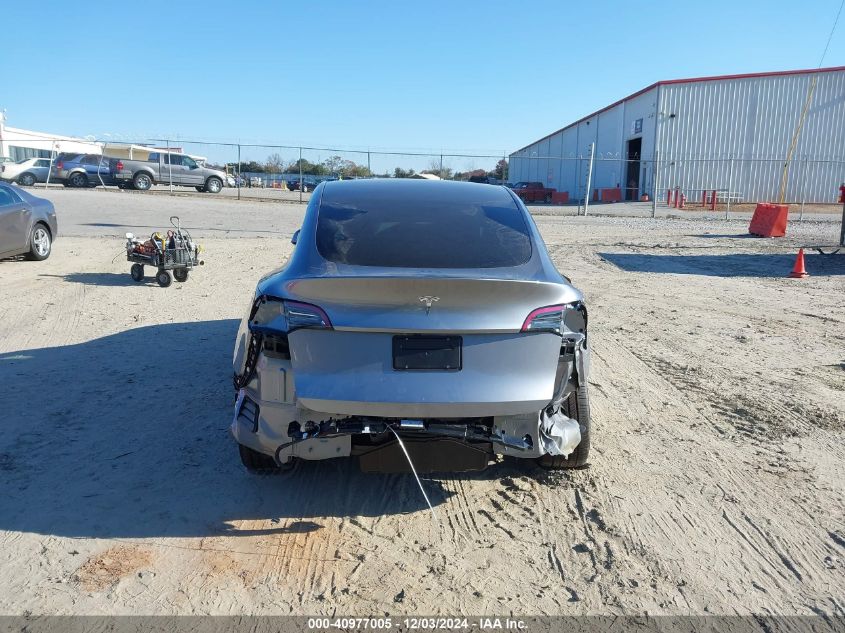 2024 Tesla Model Y Long Range Dual Motor All-Wheel Drive/Rwd VIN: 7SAYGDED5RA327347 Lot: 40977005