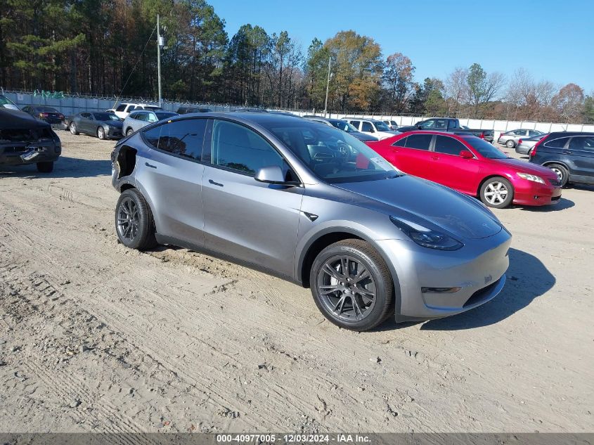 2024 Tesla Model Y Long Range Dual Motor All-Wheel Drive/Rwd VIN: 7SAYGDED5RA327347 Lot: 40977005