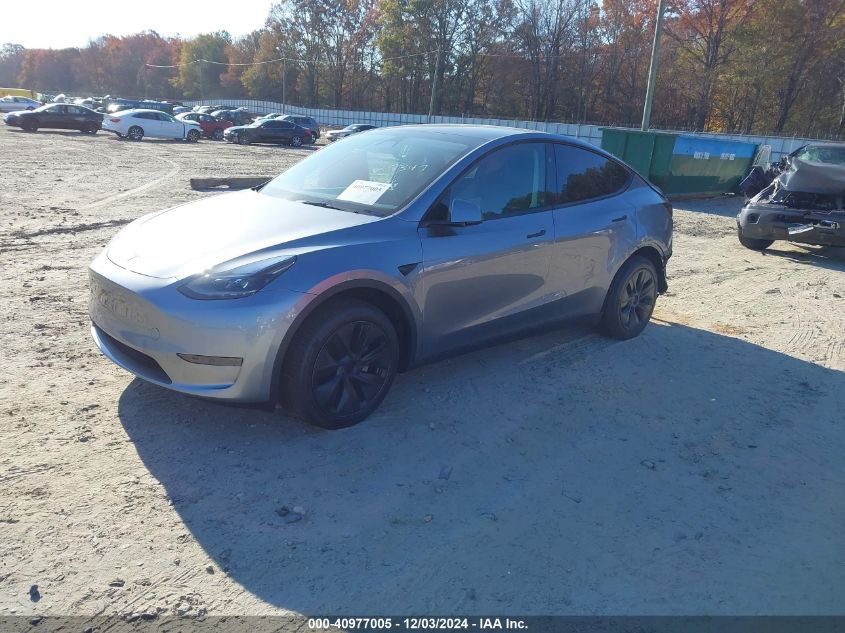 2024 Tesla Model Y Long Range Dual Motor All-Wheel Drive/Rwd VIN: 7SAYGDED5RA327347 Lot: 40977005