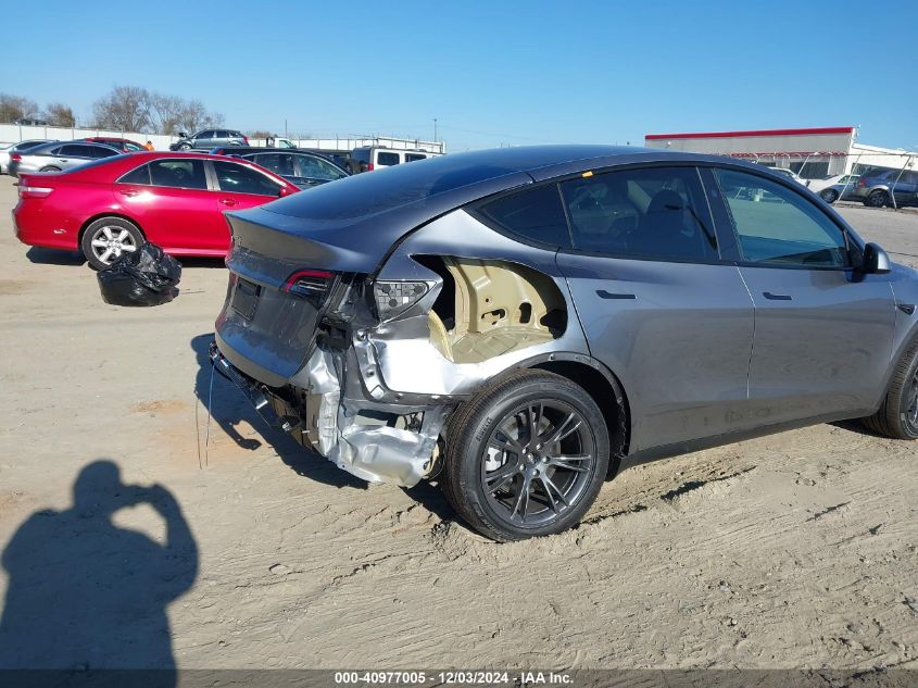 2024 Tesla Model Y Long Range Dual Motor All-Wheel Drive/Rwd VIN: 7SAYGDED5RA327347 Lot: 40977005