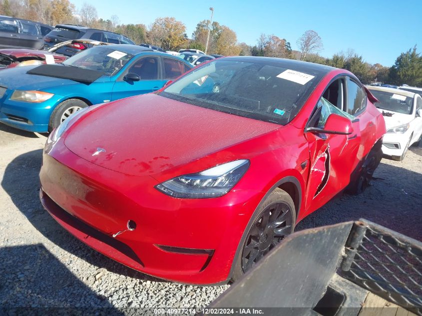 VIN 5YJYGDEE0MF300199 2021 Tesla Model Y, Long Rang... no.2