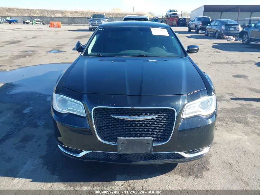 VIN 2C3CCAAG4FH818149 2015 CHRYSLER 300 no.12