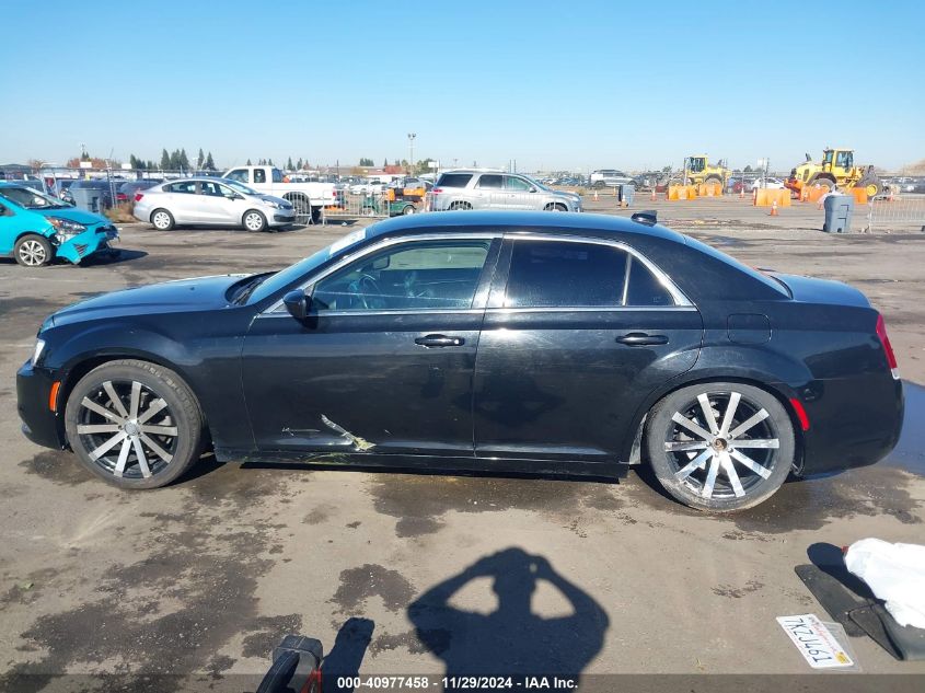 VIN 2C3CCAAG4FH818149 2015 CHRYSLER 300 no.14