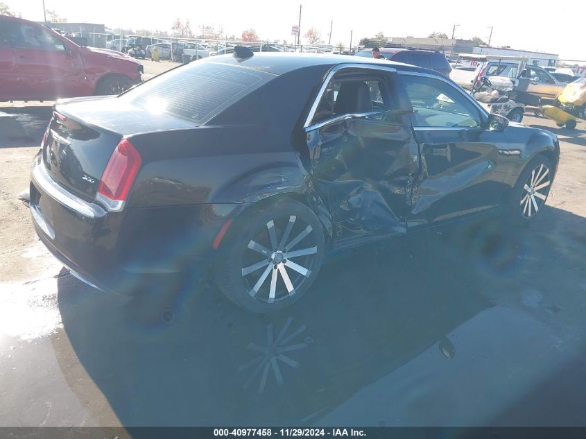 VIN 2C3CCAAG4FH818149 2015 CHRYSLER 300 no.4