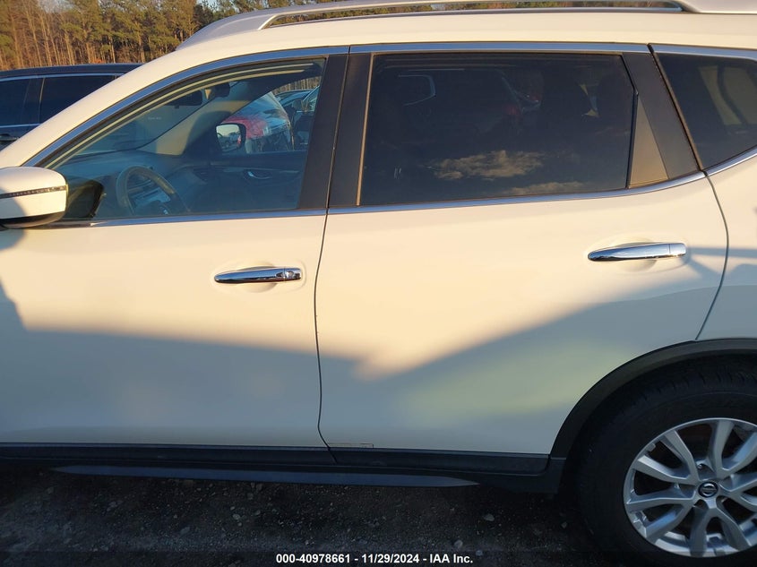 2017 NISSAN ROGUE SV - KNMAT2MT0HP556971