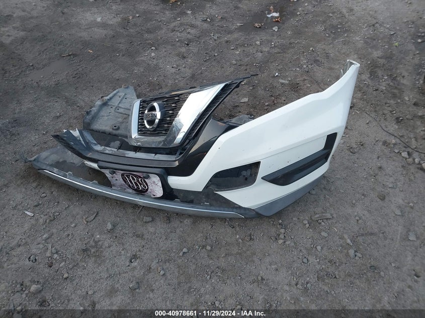 2017 NISSAN ROGUE SV - KNMAT2MT0HP556971