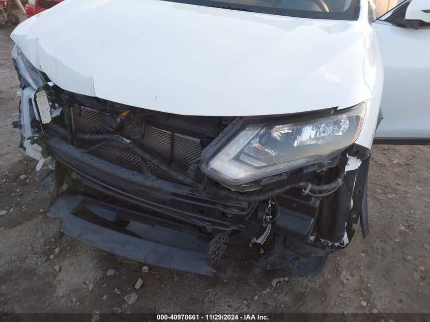 2017 NISSAN ROGUE SV - KNMAT2MT0HP556971