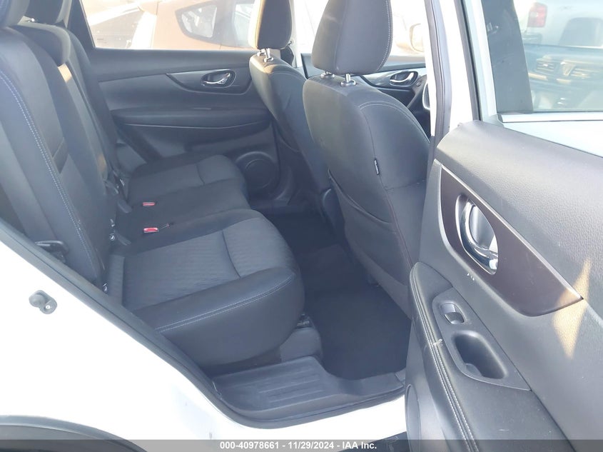 2017 NISSAN ROGUE SV - KNMAT2MT0HP556971