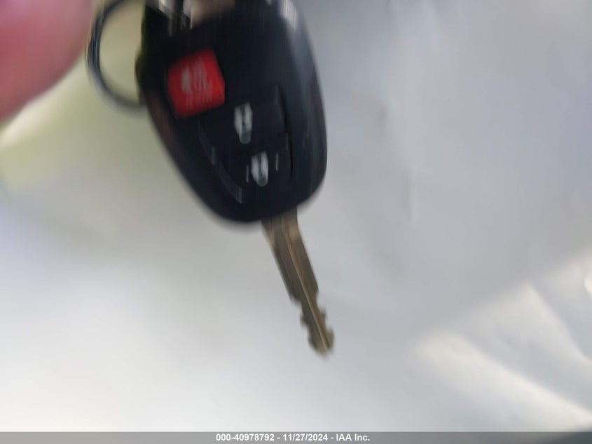 2017 TOYOTA RAV4 LE - 2T3BFREV4HW62236E