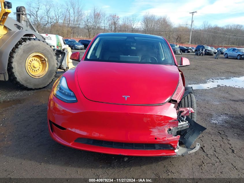 VIN 7SAYGDEE9NF426372 2022 TESLA MODEL Y no.12