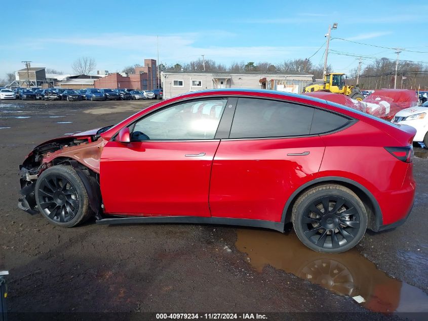 VIN 7SAYGDEE9NF426372 2022 TESLA MODEL Y no.14