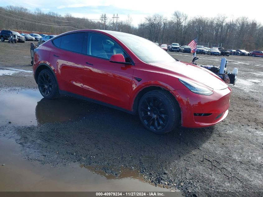 VIN 7SAYGDEE9NF426372 2022 TESLA MODEL Y no.1