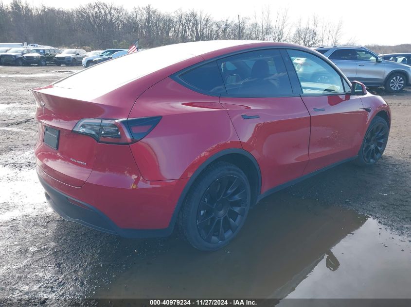 VIN 7SAYGDEE9NF426372 2022 TESLA MODEL Y no.4