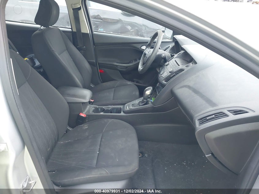 VIN 1FADP3K29HL216121 2017 FORD FOCUS SE