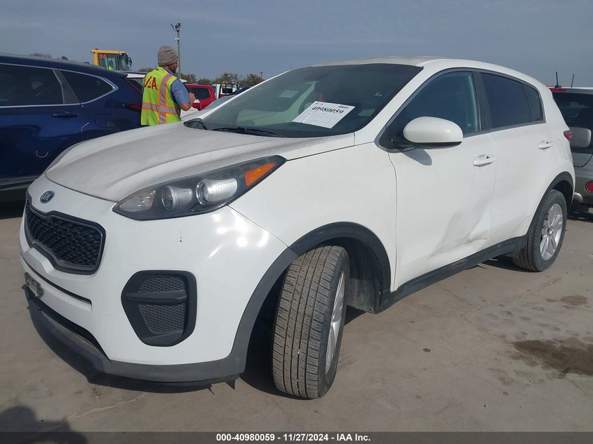 VIN KNDPM3AC6J7454694 2018 KIA SPORTAGE LX