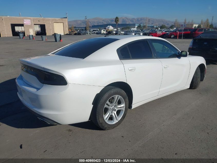 VIN 2C3CDXBG5FH761877 2015 Dodge Charger, SE no.4