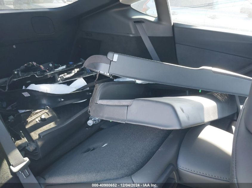 VIN 7SAYGDEDXRF028536 2024 Tesla Model Y, Long Rang... no.8