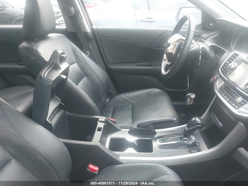 2013 HONDA ACCORD VIN: 1HGCR2F82DA090720