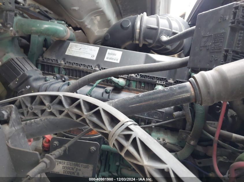 2018 Volvo Vnl VIN: 4V4NC9EG7JN891632 Lot: 40981980