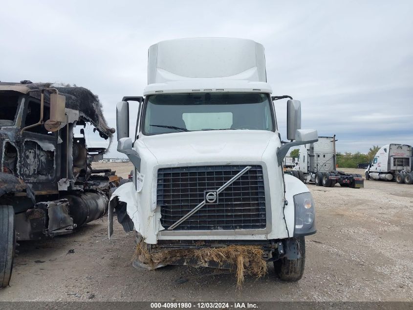 2018 Volvo Vnl VIN: 4V4NC9EG7JN891632 Lot: 40981980