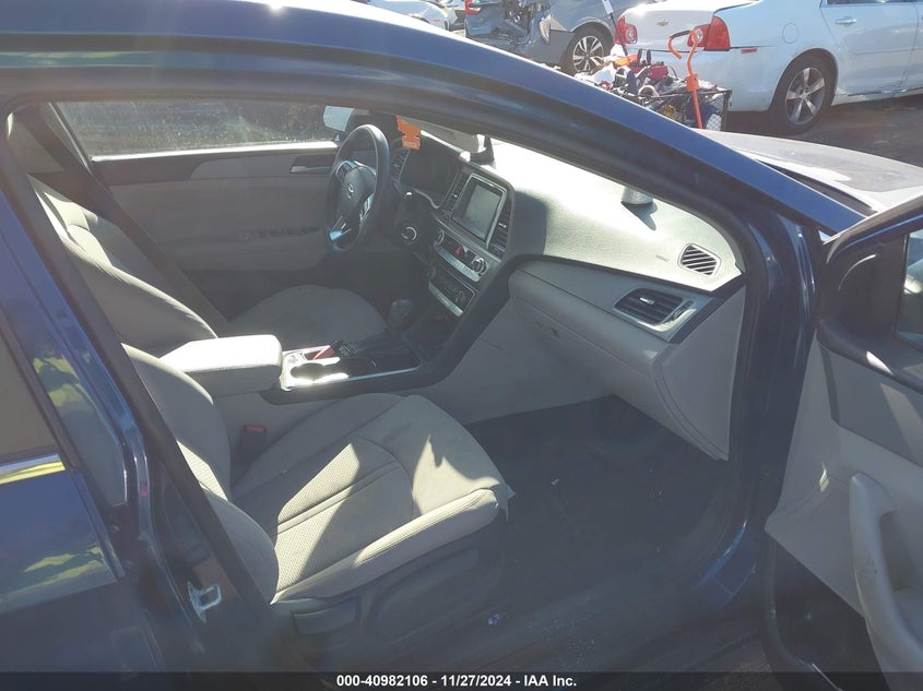 VIN 5NPE24AF9KH780984 2019 HYUNDAI SONATA SE