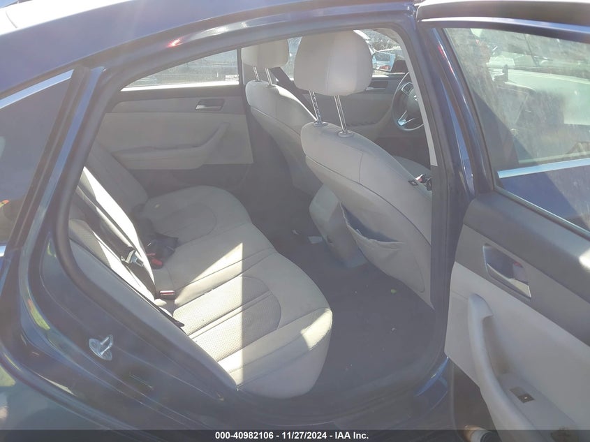 VIN 5NPE24AF9KH780984 2019 HYUNDAI SONATA SE
